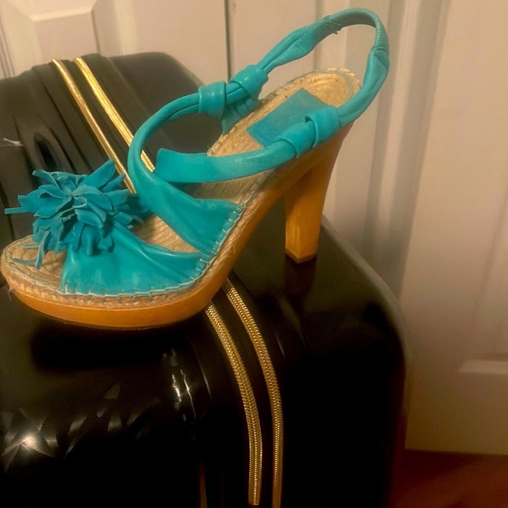 Never worn